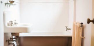 Bathroom-Mold-How-Can-Prevent-Them-with-Ease-on-americasbestblog