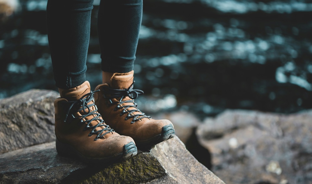 mens mountain climbing boots